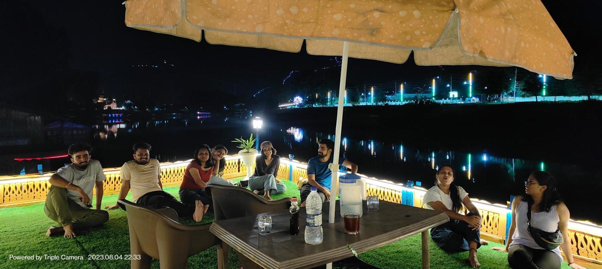 Houseboat Karima Palace Srīnagar Extérieur photo