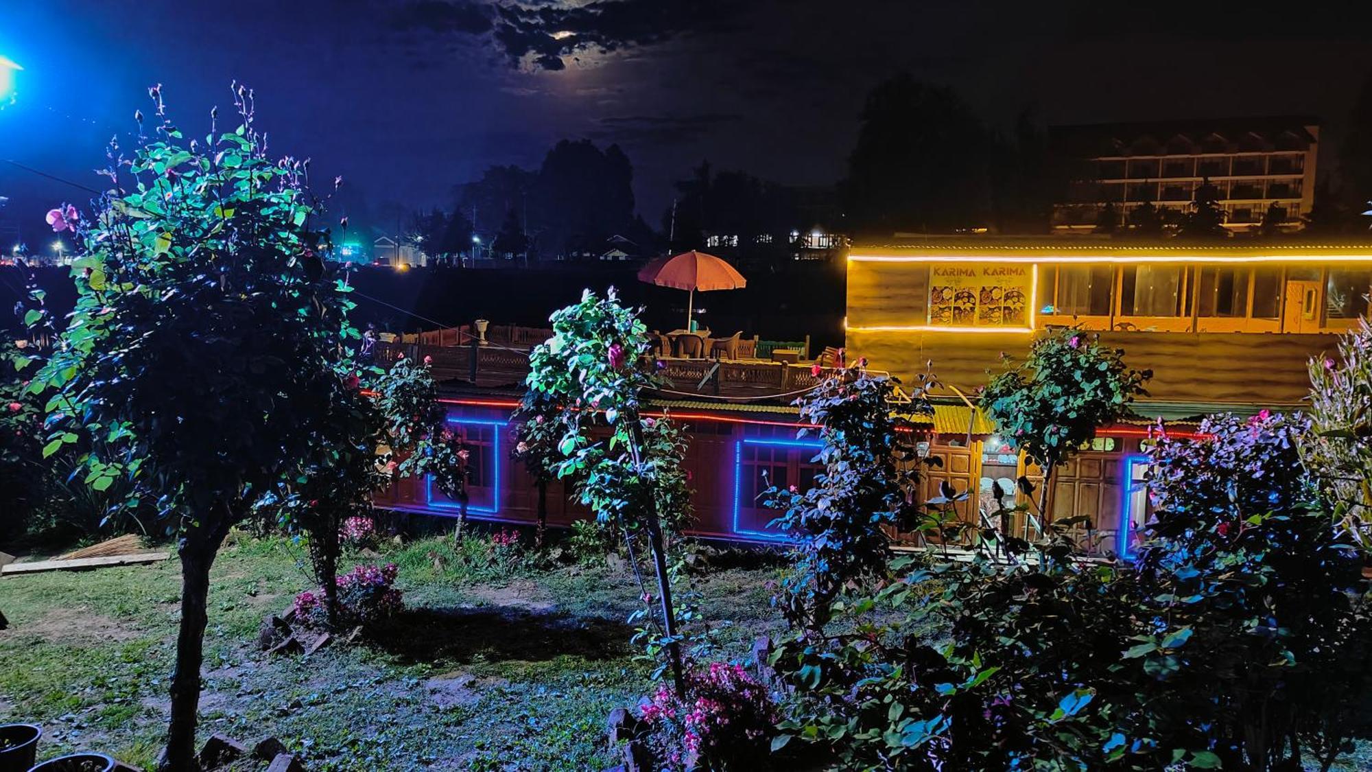 Houseboat Karima Palace Srīnagar Extérieur photo
